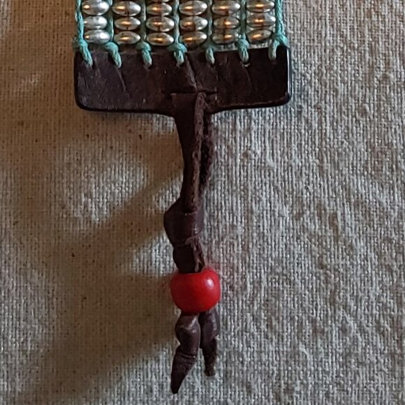Fossil leather bracelet with silver twig and old red bead toggle clasp - Picture 3 of 3